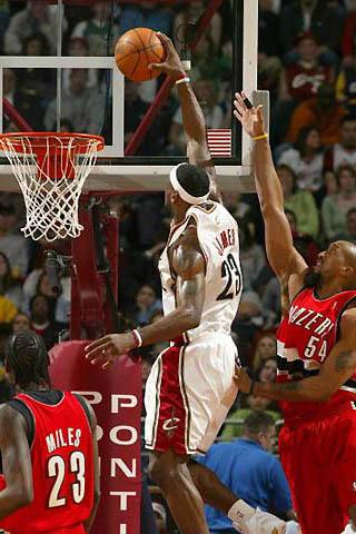 詹姆斯扣篮集锦壁纸(3)