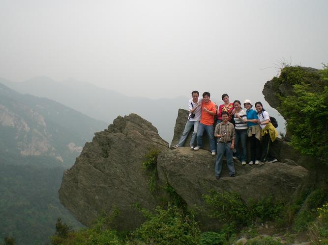data-lemmaid="3047975">双峰山风景区 /a>双峰山主峰由两座海拔888米