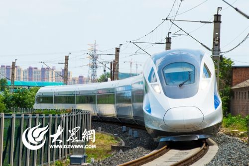 中国标准动车组"蓝海豚".