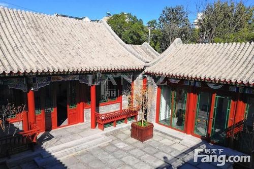 北锣二进院 金柱大门 私家车库可停3辆车 四梁八柱 雕梁画栋