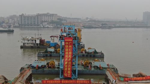 独家揭秘:金光东隧道万吨沉管是怎样完成沉放对接的