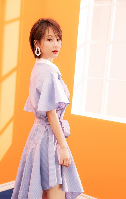 明星杨紫,代表作品包括宋家皇朝/卧虎藏龙/剑雨/女生日记/阿金/东方