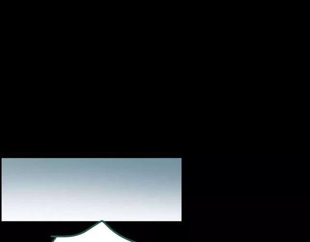 三更半夜到服装店买衣服的红衣女子