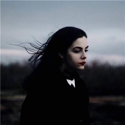 欧美超拽霸气女生长发头像