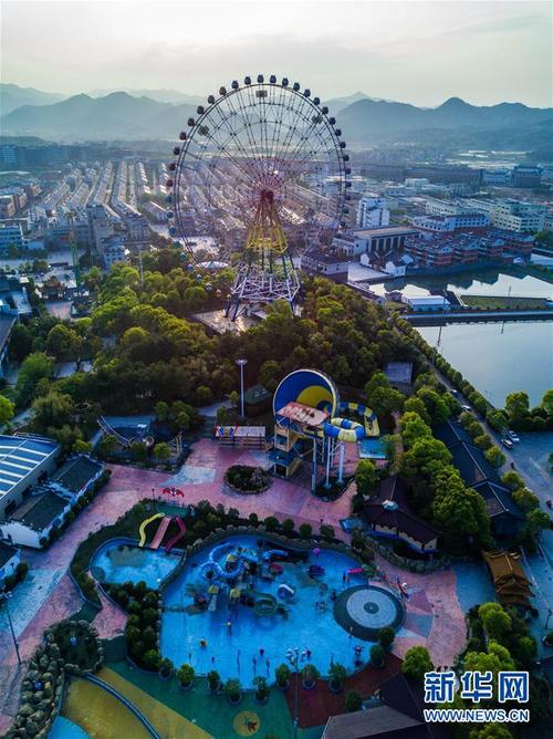 浙江东阳花园村:风景如画"红木第一村"