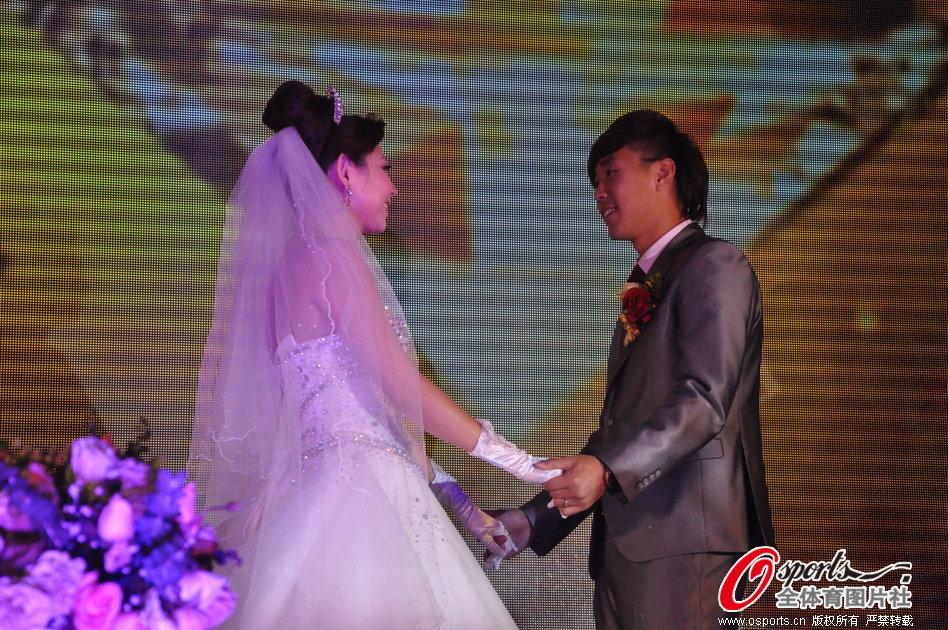 阿尔滨球员王宏有大婚_高清图集_新浪网