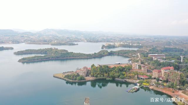 成都市简阳市 简阳龙泉湖风景区 俯瞰龙泉湖风景区
