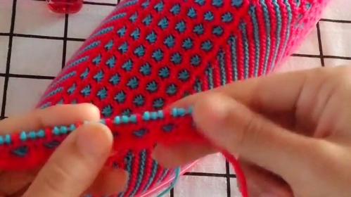 爱健康懂生活:《手工针织鸡爪子花棉鞋技巧》教学合集