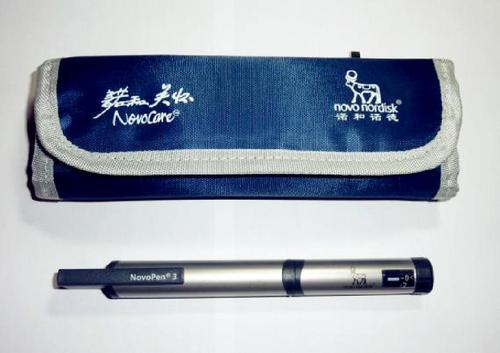 安装连接机械装置部分和笔芯架前,应确认活塞杆已经完全回复到机械