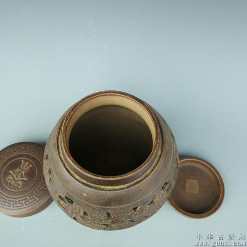 清嘉庆年间杨彭年制精品紫砂镂空茶叶罐