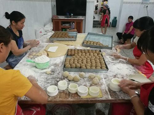 手工制作中秋月饼