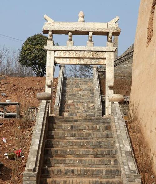 诗风浪漫且奇诡险怪 人称"卢仝体" 02 古寨新貌 一眼就看到玉川古寨