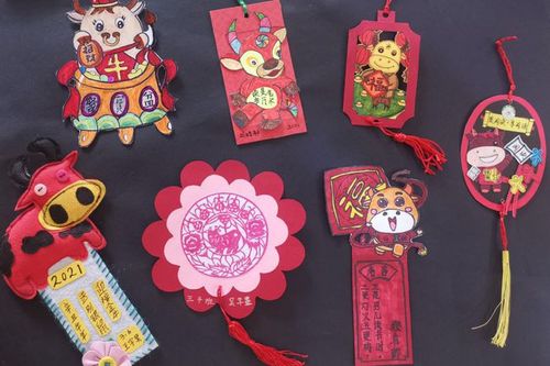 创作生肖书签是大明宫小学少先队迎新年的传统活动,已开展7年.