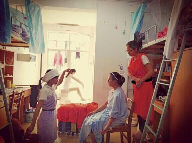 花样寝室合照活动中都有哪些好玩好看的创意照片呢?来