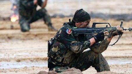 西藏军区特战旅紧急出动,目标被彻底包围,印边防司令