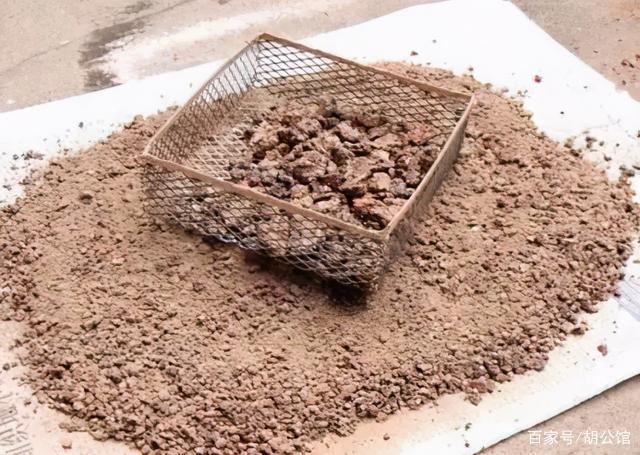 猫砂用完了怎么办?铲屎官脑洞大开的自制猫砂,看看你家用过几个