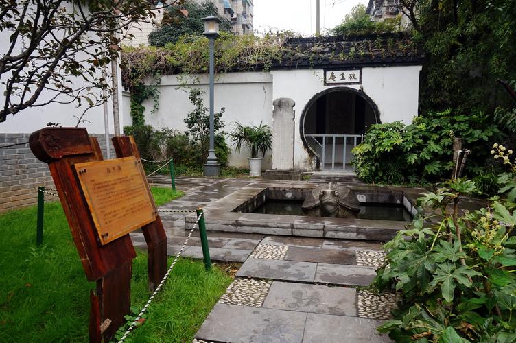 南京一个免费开放的公园,面积5公顷,环境清幽,游客少有人来