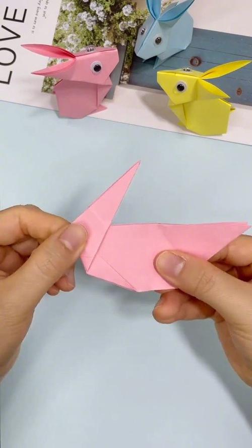 亲子手工一张正方形纸就能折的小兔子好可爱呀快试试吧