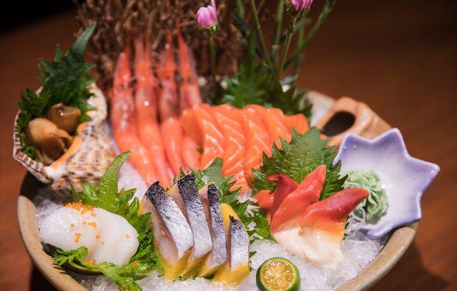 威记刚认识 刺身这个名词的时候,也一直以为 "刺身"就等同于 "生鱼片