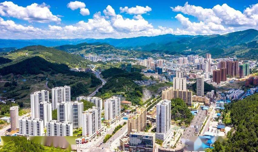 奋斗百年路启航新征程从03到16道真县城日新月异