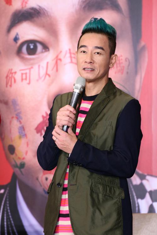 陈小春遭恶意针对?体育馆外墙被涂辱骂字句,更有网友叫嚣丢鸡蛋