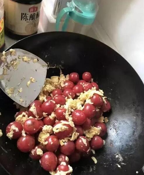 媳妇第一次做西红柿炒蛋,我已无力吐槽