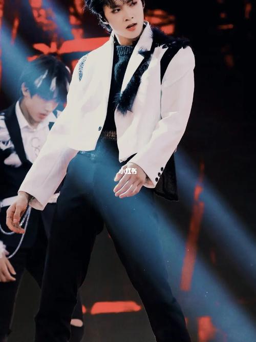 刘耀文criminal舞台_刘耀文_娱乐_明星娱乐资讯