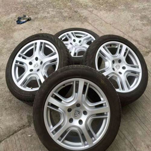 保时捷帕拉梅拉19寸轮毂轮胎