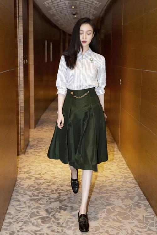 明星穿搭红榜 | 女明星的夏季穿搭,凉爽又时髦__凤凰网