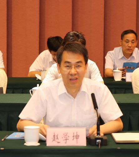 赵学坤同志介绍情况