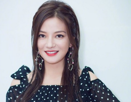 赵薇侧辫是怎么扎的 赵薇侧辫同款发型扎法步骤图解