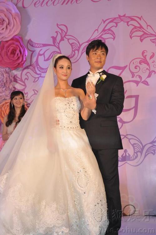 【转载】 "魏和尚"张桐大婚 曝求婚方式被新娘嫌"二"