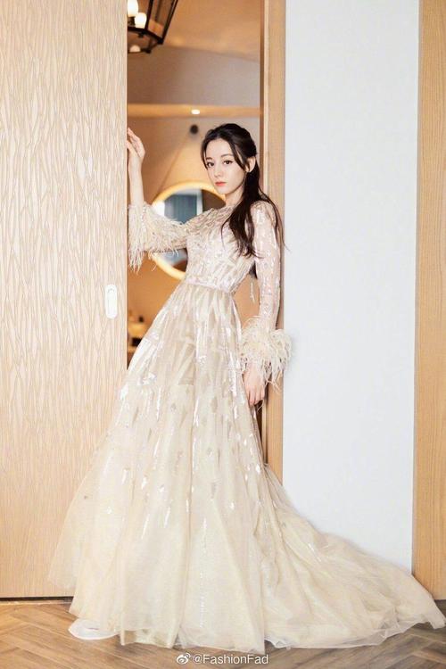 女明星绝美高定礼服:杨颖性感,杨幂高贵,而她像个公主