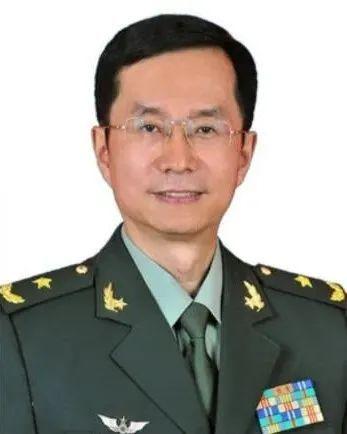 新疆维吾尔自治区戎装常委 杨诚