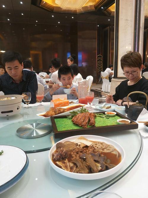 全家"五一"节聚餐