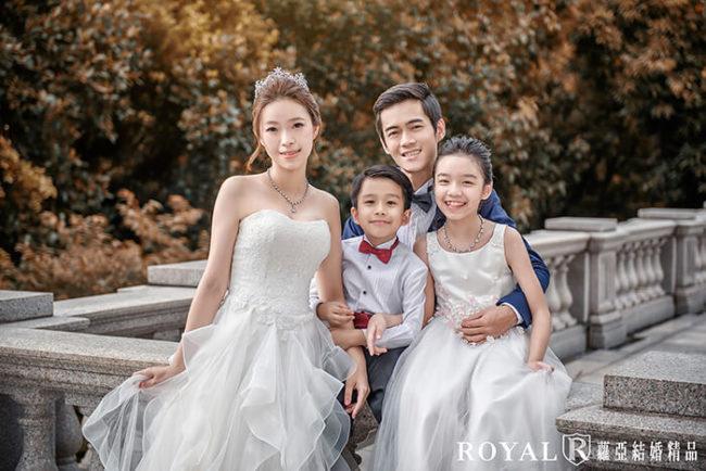 全家福 - 留下一家子的幸福笑容|萝亚婚纱 - 最多新人推荐的台北婚纱