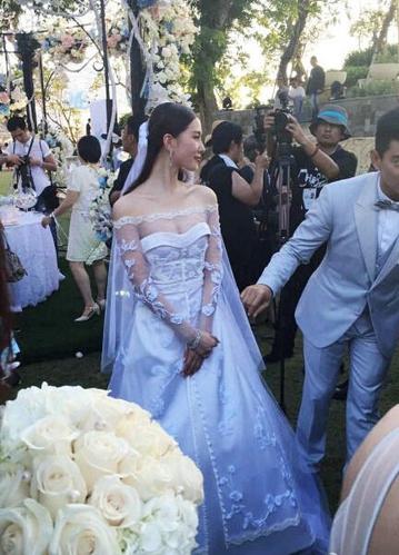 组图:吴奇隆婚礼向刘诗诗承诺:我会听话的