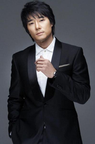 李泰坤,其他常见中文译名:李太坤,李泰昆,李太昆,,韩国演员.