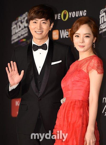 韩媒曝蔡琳与高梓淇办完离婚手续已回到韩国定居