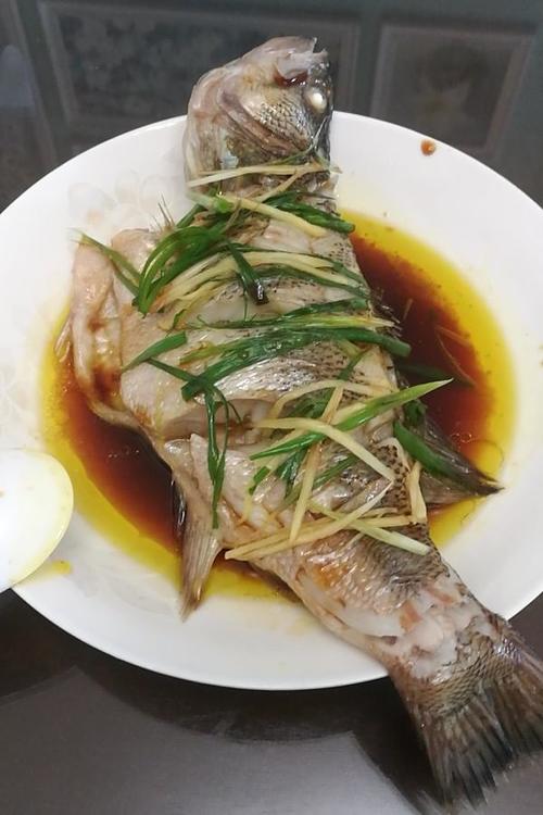 pilihong做的蒸鲈鱼