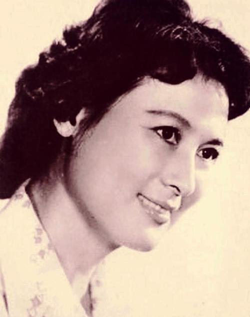 向梅:成名于《女篮五号》,主演《保密局的枪声》,83岁