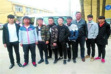一传销窝点,汉口学院职业教育学院院长罗爱国率领10多名师生前往解救