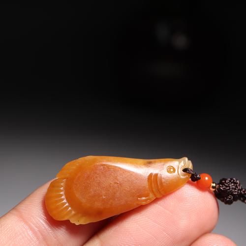 结缘正宗新疆和田玉黄沁籽料玉坠龙鱼挂件苏工 特色满皮