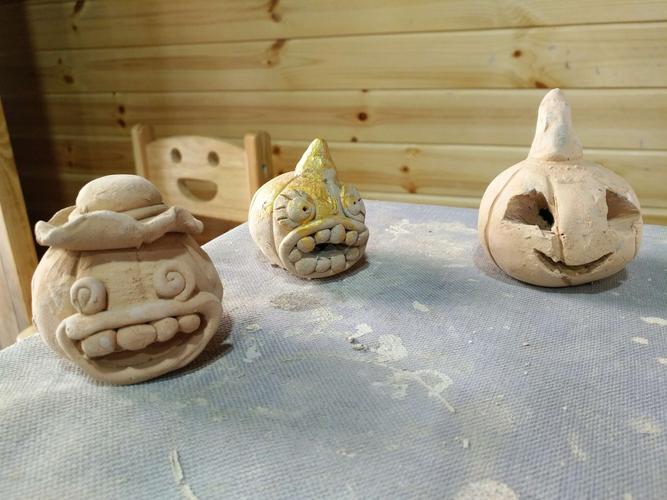康贝儿磷都幼儿园果果三班陶泥制作"南瓜灯"