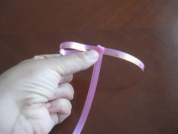 1,丝带一根                   》》织带印刷,蝴蝶结加