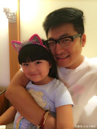 "李湘来啦"王岳伦被曝与一女子ktv举止亲密,还玩起了"