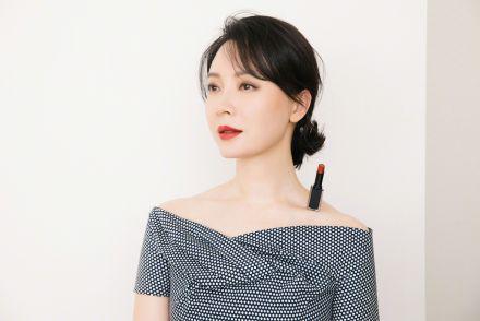 陈数锁骨放口红挑战:女星真会长,都是身上有锁骨,脸上
