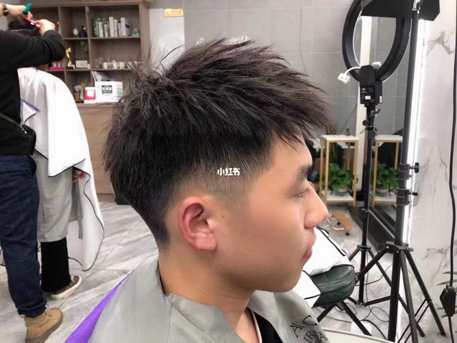 烟花烫_烟花_男士发型_时尚_男士发型参考_时尚_发型