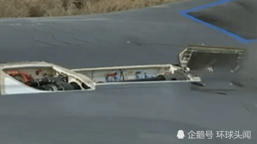 f22机载翻盖式火神炮细节,与机身融为一体,很难被找到