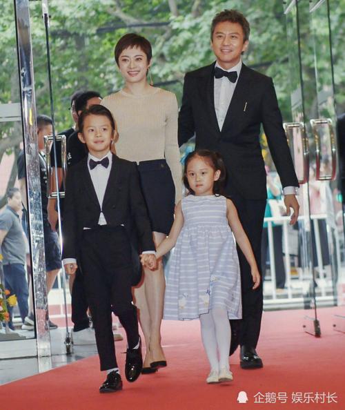 邓超孙俪一家四口